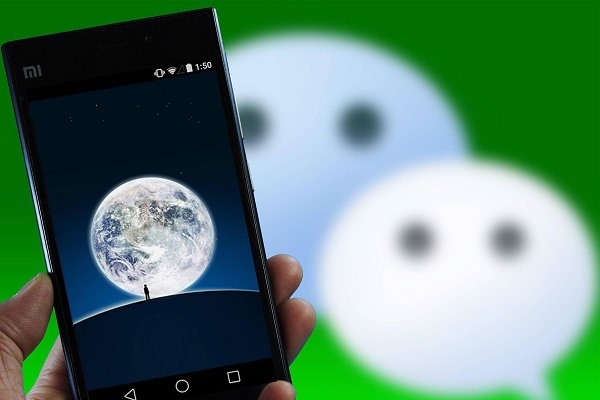 小蜜蜂微信群控一套包括手机、服务器等大概多少钱？